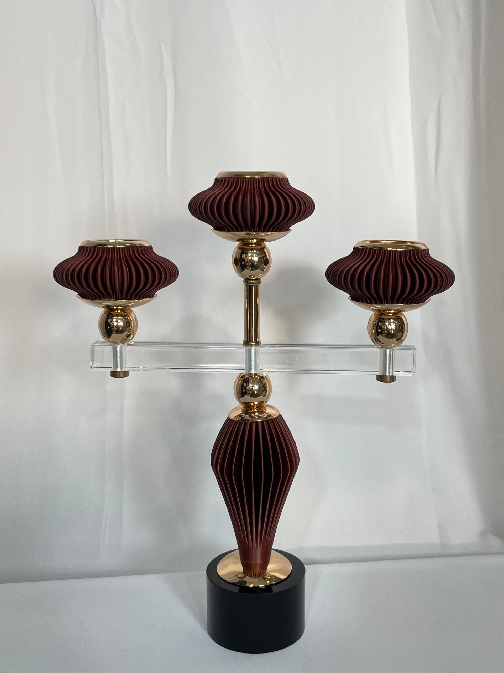 פמוט פסים בורדו