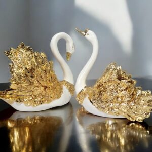 זוג ברבורים דקורטיביים